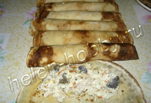 Курица фаршированная блинами
