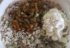 Курица фаршированная блинами