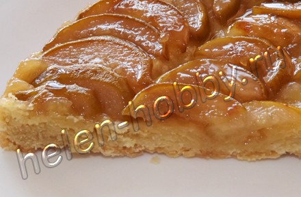 Пирог с грушами и карамелью